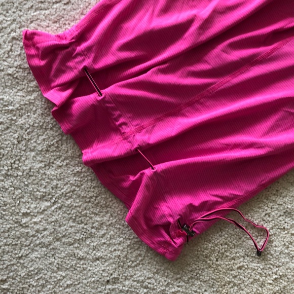 Lululemon Hustle & Bustle Yoga/Run Raspberry top Size 6 - Picture 8 of 16